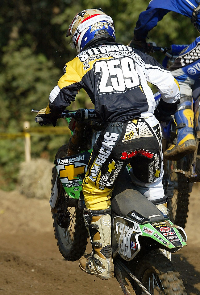 082103stewart4.jpg